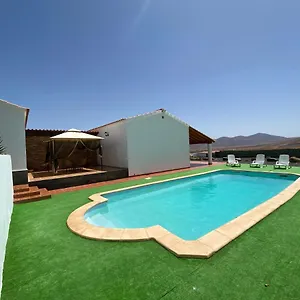 El Olivar Lolo Suites Villa